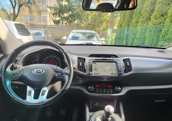 Kia Sportage cena 49900 przebieg: 179500, rok produkcji 2012 z Tarnów małe 379